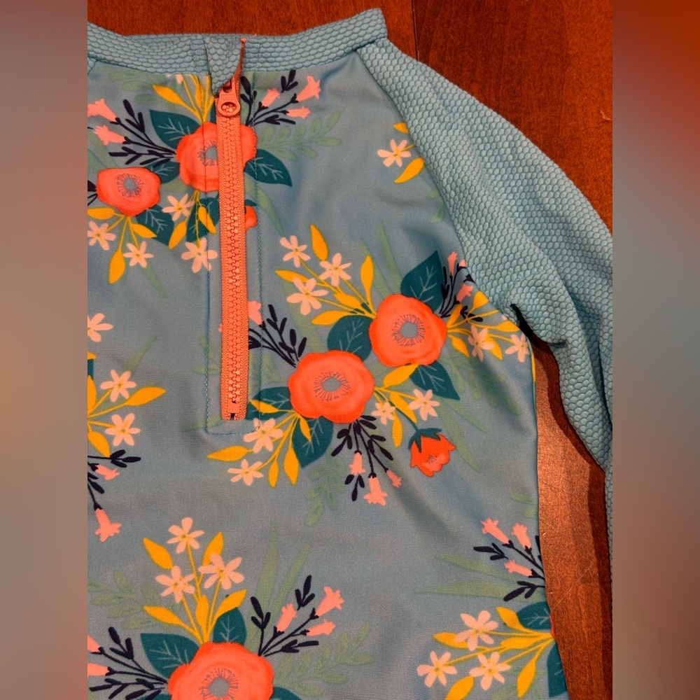 4T Rashguard Swimsuit - Picture 4 of 4